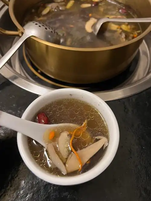 野生菌菇火锅狠狠爱住