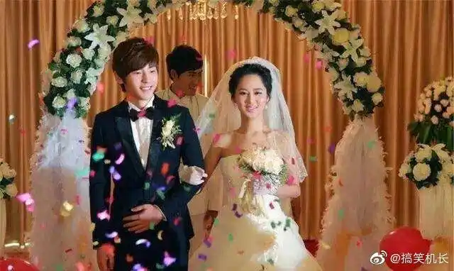 杨幂邓伦被传秘密领证?互动暧昧,假戏真做?杨幂终于当面回应!