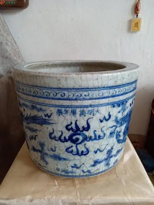 查看121 | 回复 1[欣赏] 【大明万历年制款青花卷缸】