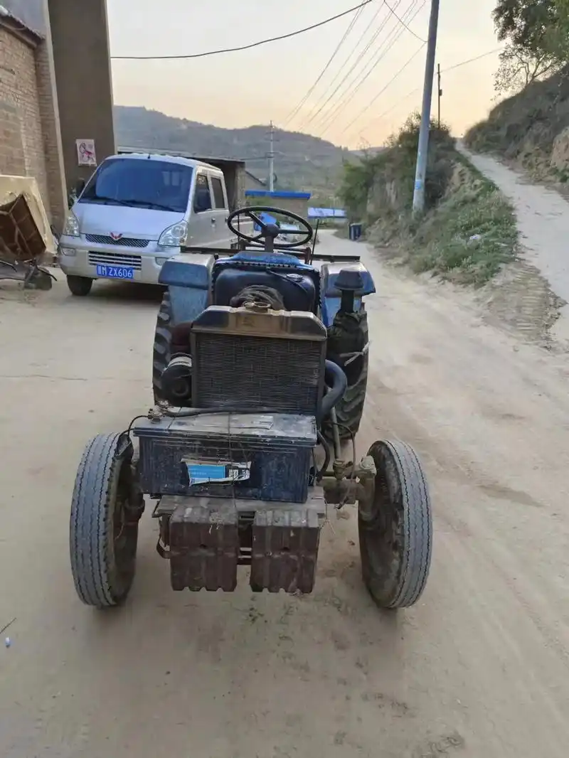 一年的耕地费就能买一个拖拉机.经典江西180,用不坏的神车! - 抖音