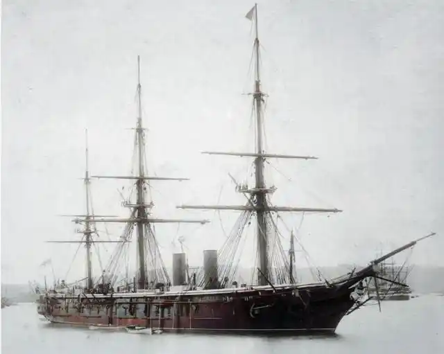 英国首级蒸汽铁甲战舰勇士级铁甲舰