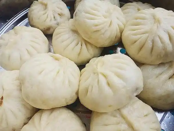 山东大妈做的农家大包子,粉条晶莹剔透大颗肉粒,回忆儿时的味道