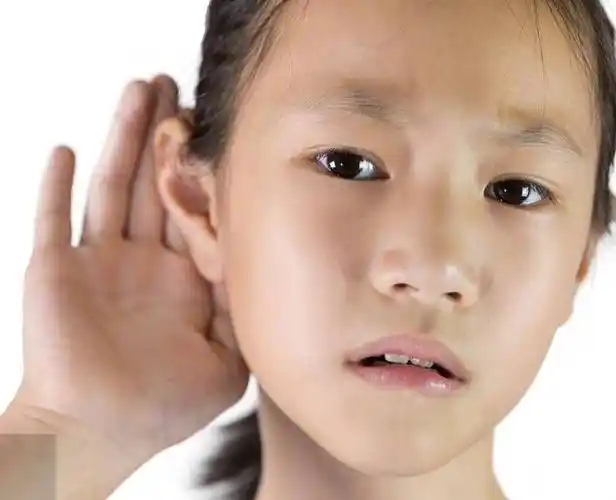 两个先天听力障碍的孩子,给我们上了"残忍"的一课!_互动_交流_语言