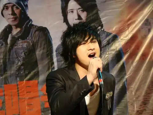 刘文杰信乐团四位成员作为最主要的评审,最坚持的基本条件就是人品,哪