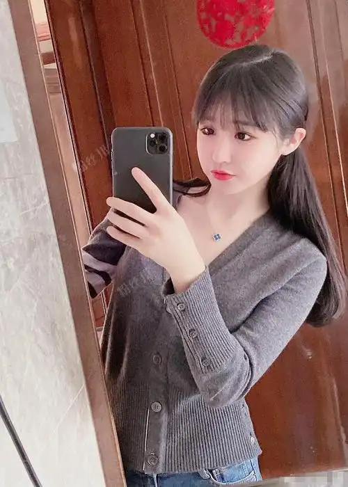 斗鱼是米儿啊i个人资料米儿啊i衬衣闪现写真福利颜值俱佳为何混日子