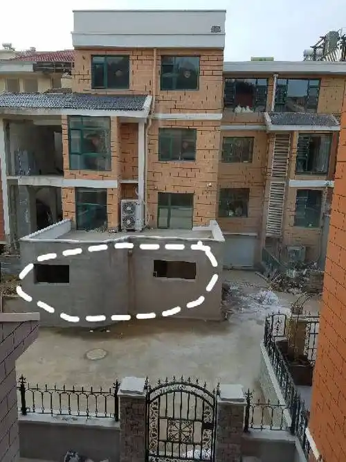 请风水老师帮我看一下我家门前是反弓煞吗