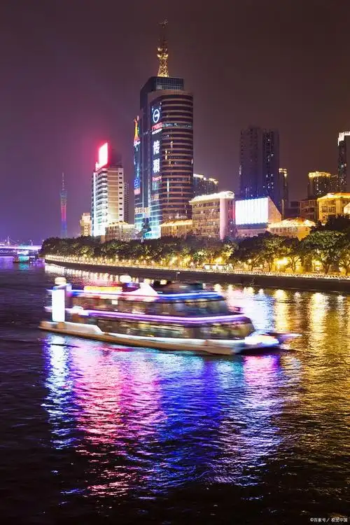 珠江夜游:广州历史文化的缩影