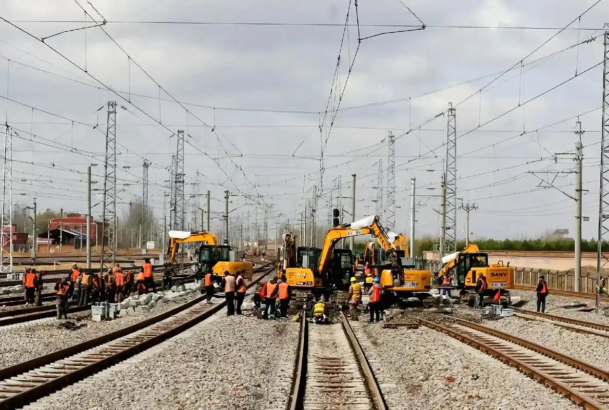 大秦铁路开始进行集中修施工