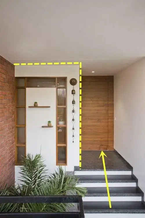 我发现,有钱人的房子,不仅面积大,入户门前也要打造步入式空间