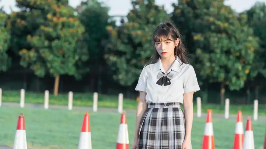 高颜值少女jk制服甜美性感写真,高清壁纸图片,大陆美女-回车桌面