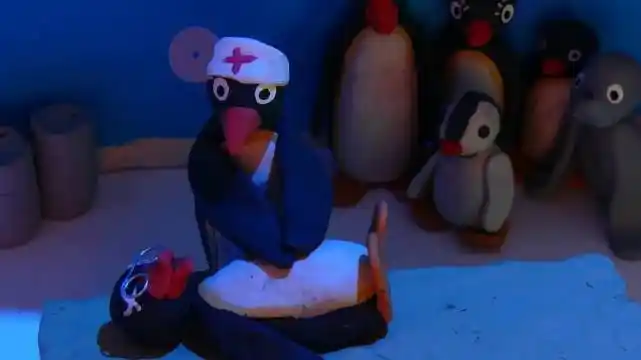 粘土定格动画《企鹅家族》,这部短片的剧情是在向1982年的恐怖惊悚片