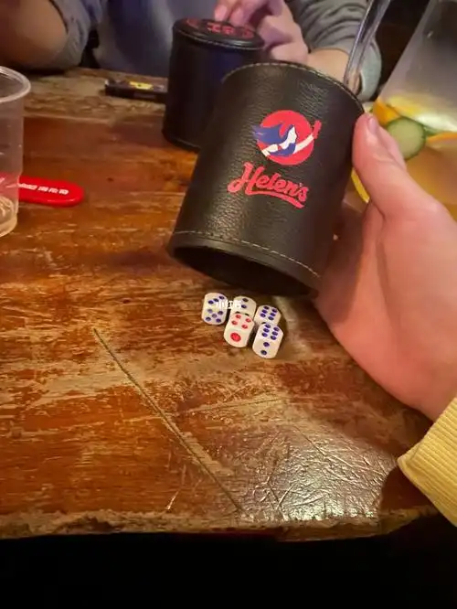 关于封校了想去海伦司摇骰子这件事