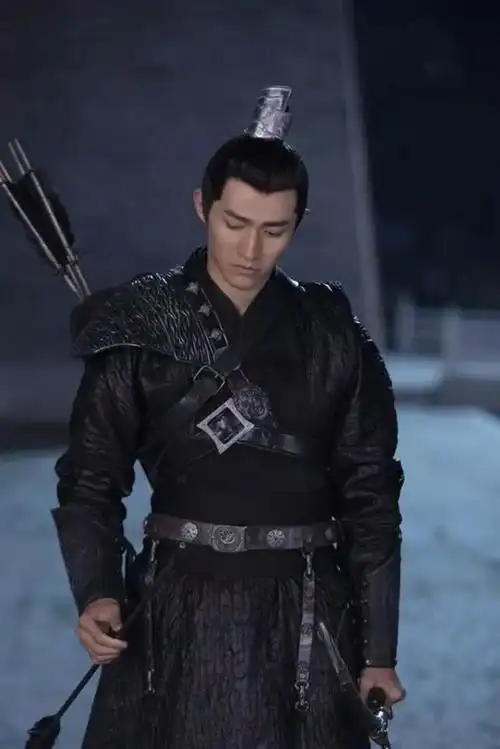 随着电视剧的播出,人们发现了《庆余年》中李子峰饰演的"燕小乙",虽然