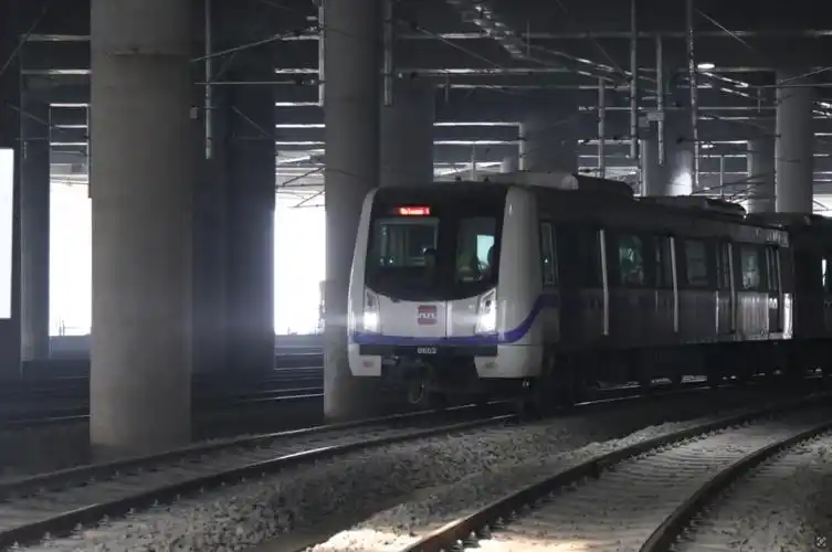 西安地铁6号线明起早高峰最小发车间隔将调至2分44秒-西安新闻_华商网