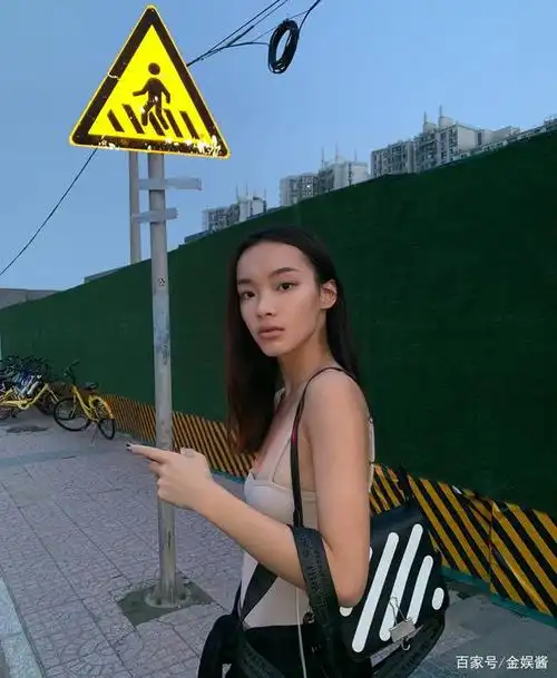 次元壁破裂!"口红一哥"李佳琦和刘柏辛竟是兄妹,你猜到了吗?