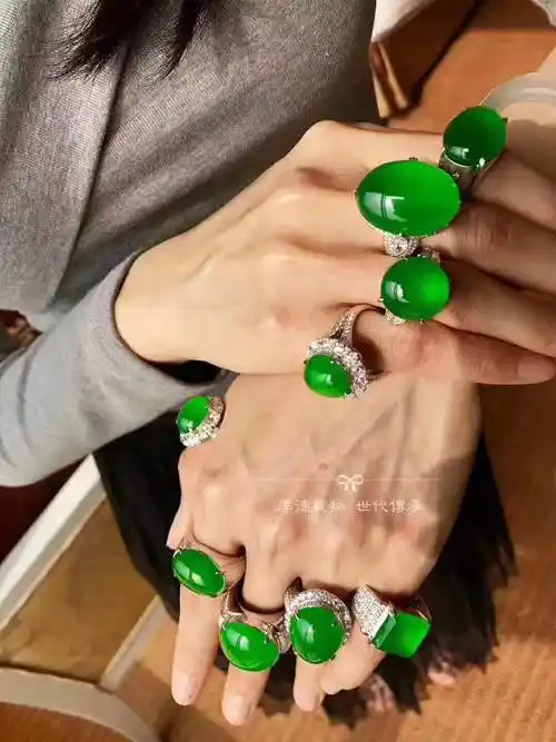 翡翠中的极品帝王绿,动不动就是天价,怎么识别才能认清楚呢?