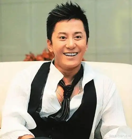 原创毛宁隐藏多年的老婆原来是我们熟悉的她难怪看不上杨钰莹