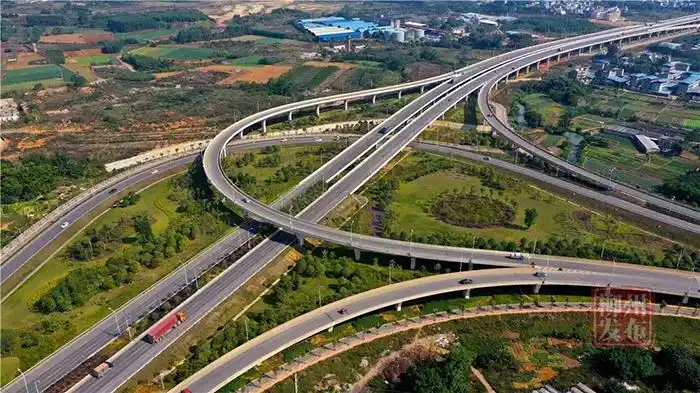 鹧鸪江立交桥是北外环的终点,东外环的起点