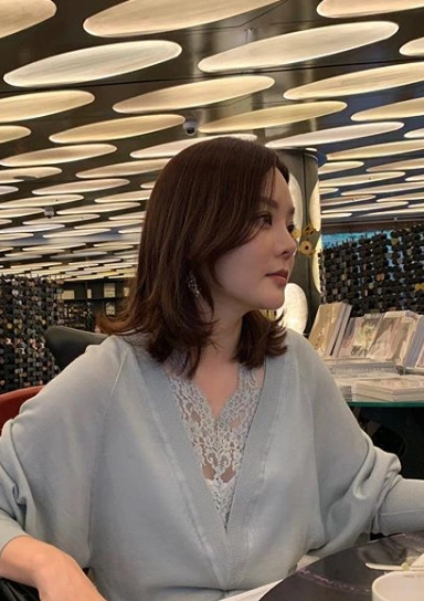 40岁蔡琳近照曝光气质出众 与高梓淇多次被传离婚 夫妇关系成谜