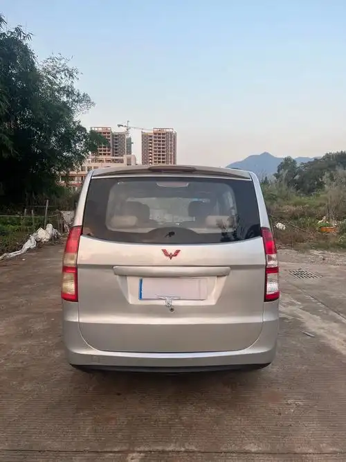 新到,2012年五菱宏光.1.4l,7座高配.车况精品.费用 - 抖音