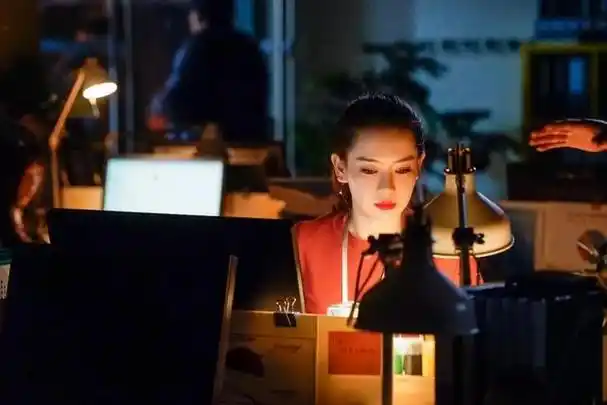 在北京女子图鉴中陈可最后没有和任何人在一起,她还是独自一个人.