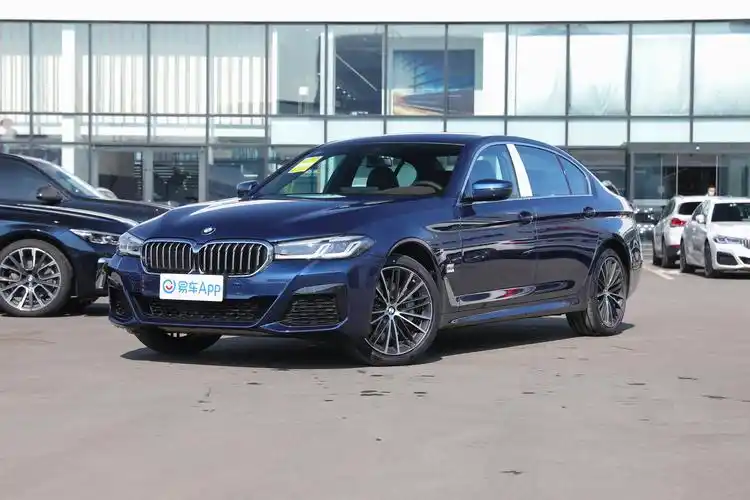 40万库存情况:现车充足官方颜色:询底价试驾贷款置换昆明宝诚宝马主营