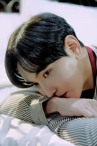 b社资讯安七炫新曲coughsyrup预告照公开