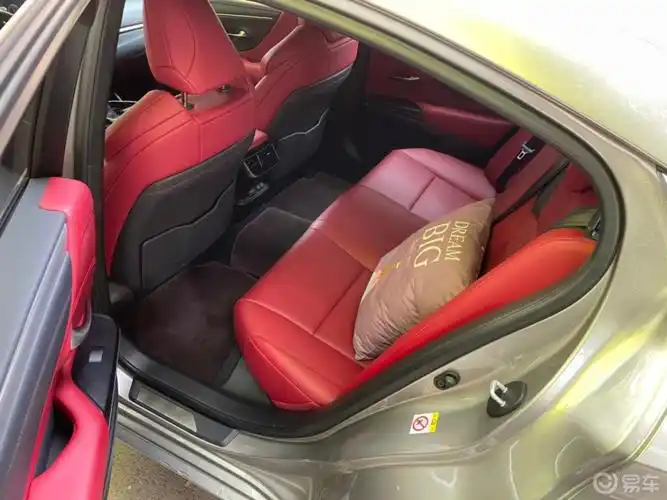 钛银红内饰 出极品 3万公里准新车台_雷克萨斯es社区_易车社区