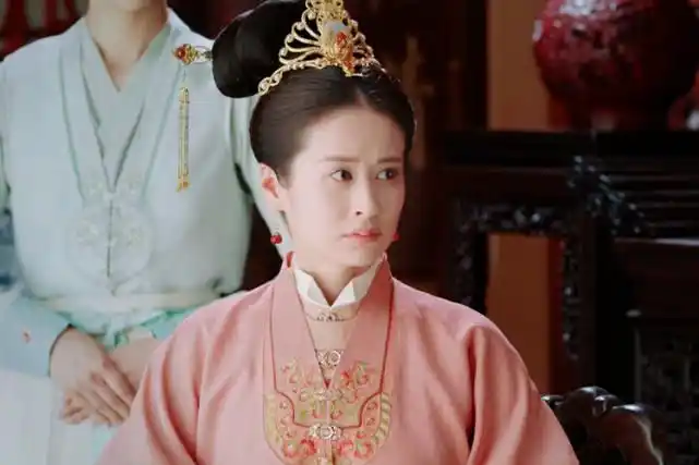 颖儿凭借《锦心似玉》出圈,不仅贡献了高光剧情,还带火了一个词