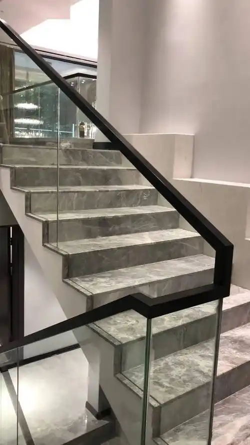 大理石楼梯玻璃栏杆的造型方式及施工要点_石材_mm_底座