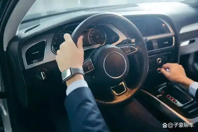 对于很多老司机来说,开车让汽车省油是一个很重要的操作,当然了开车