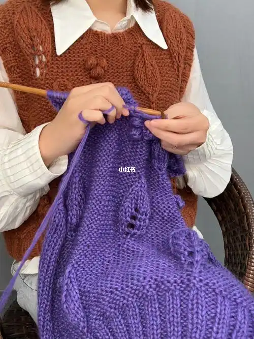 新调配的颜色有点渐变色我们一起织毛衣