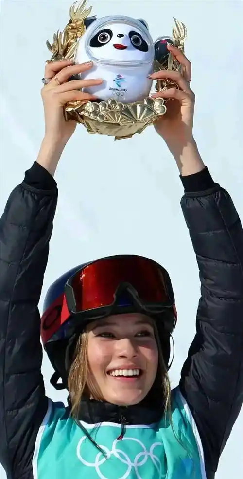 原创体坛女神谷爱凌惊艳亮相175cm黄金比例颜值爆表秒杀女星