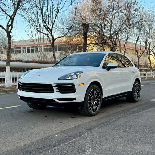 21款保时捷卡宴白车红内这个配色喜欢吗