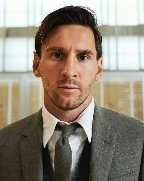 巴萨的4大核心人物,梅西真是越来越帅了