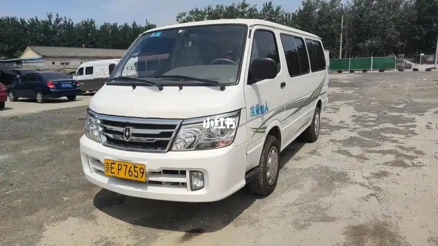 京户 中型客车,18年8月 金杯 海狮10座 95新,4万公里