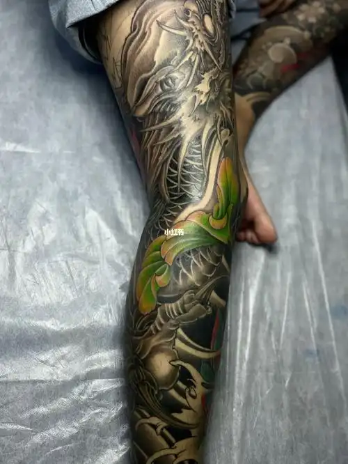 作品更新,新传统龙花腿,未完待续~#广州  #tattoo  #纹身  #花腿