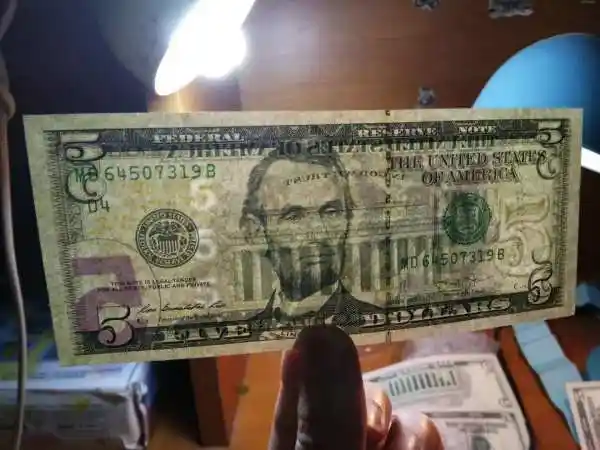 5美元全新品相三连号,小面值美元国内少.包真