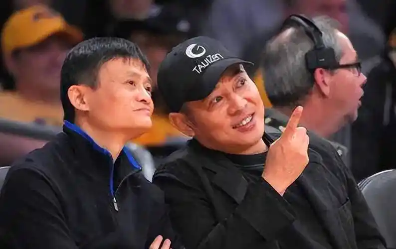马云狠狠"坑"了李连杰一把,两年前便全身而退,到底发生了啥?