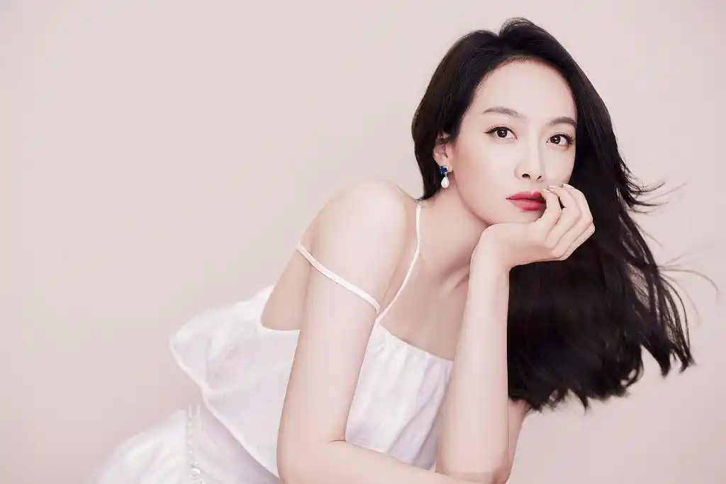 宋茜长发乌黑浓密自然脱俗