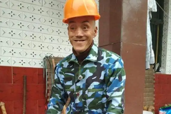 光头强真人是谁演的动漫是照他画出来的吗