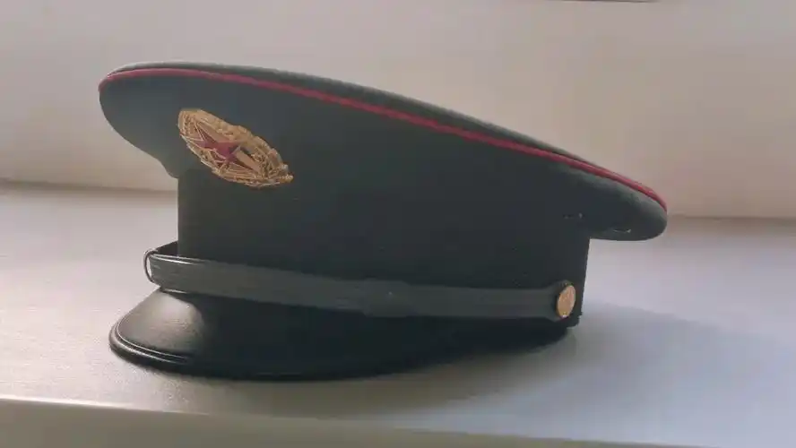 解放军军帽换新,大(卷)檐帽正式取代17式夏帽!