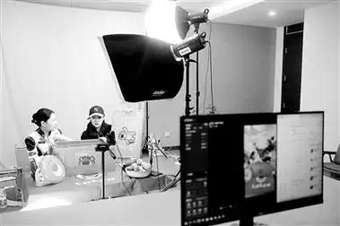 村播学院落地平谷 直播带货成新农活