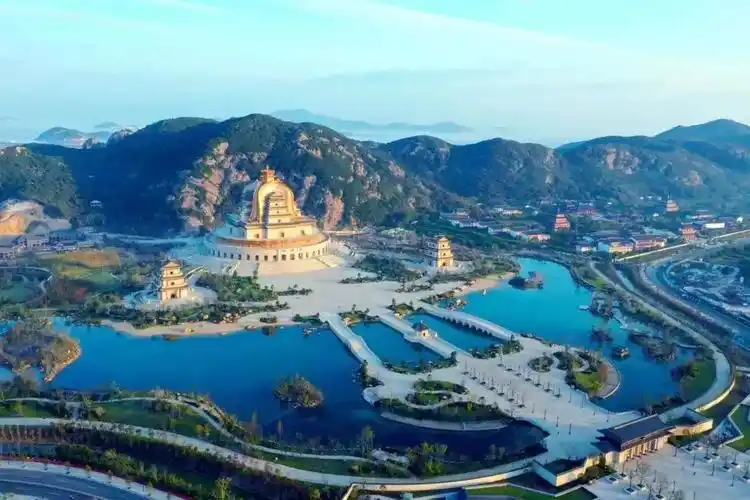 军魂铸鲁班匠心打造传世经典中建八局绘就海天佛国新地标