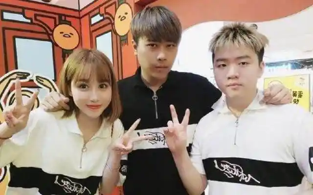 马飞飞和uu赵梦玥什么关系睡过吗揭马飞飞被开除事件始末