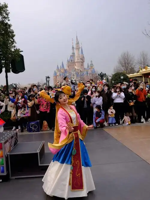 迪士尼彩色庆典木兰必须要有排场啊