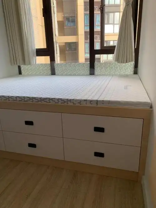 飘窗做床,收纳实用两不误!