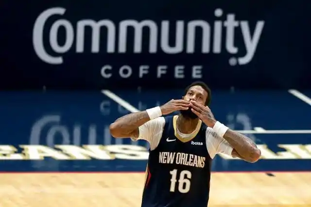 詹姆斯-约翰逊:喜欢身体对抗 这是我的比赛风格