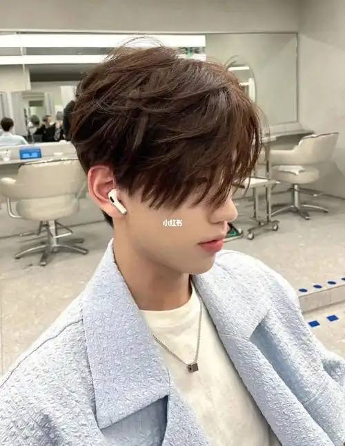 不想长出来的黑头发那么明显,那你一定要染这款深茶棕色,一定不会让