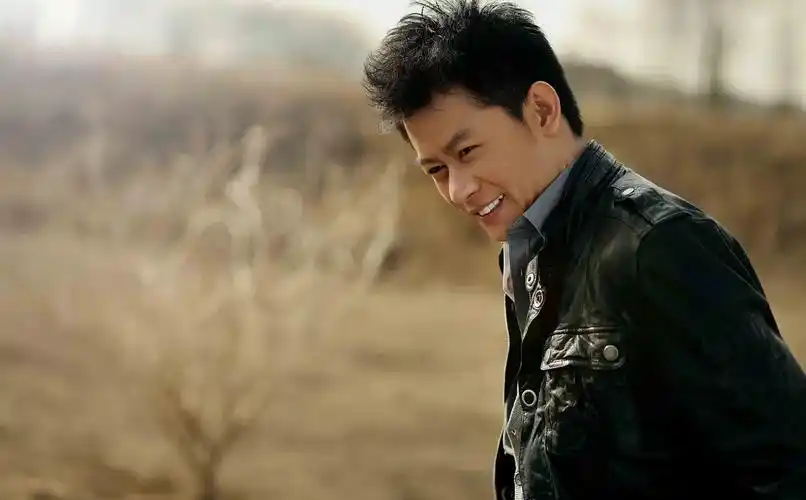 从大学老师到影视演员,一路霸屏,李健堪称十年磨一剑_角色_剧中_形象